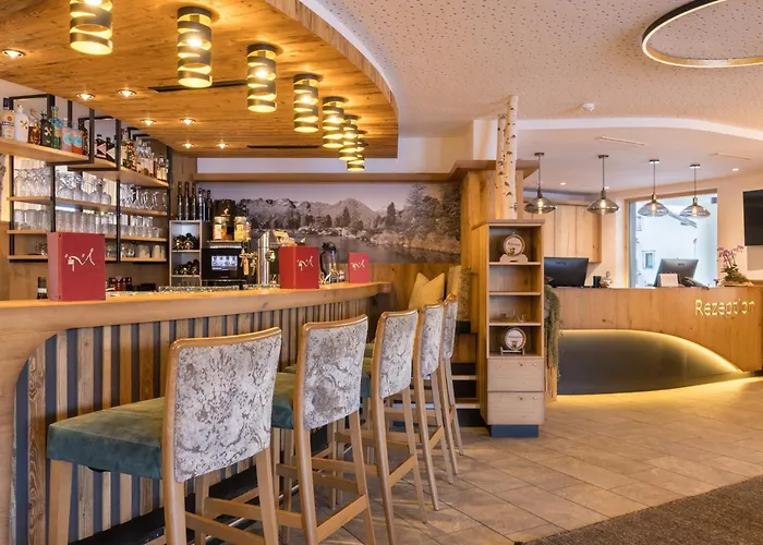 Hotel Alpenkönigin - ALPINE LUXURY - Sommer Silvretta Premium Card inklusive